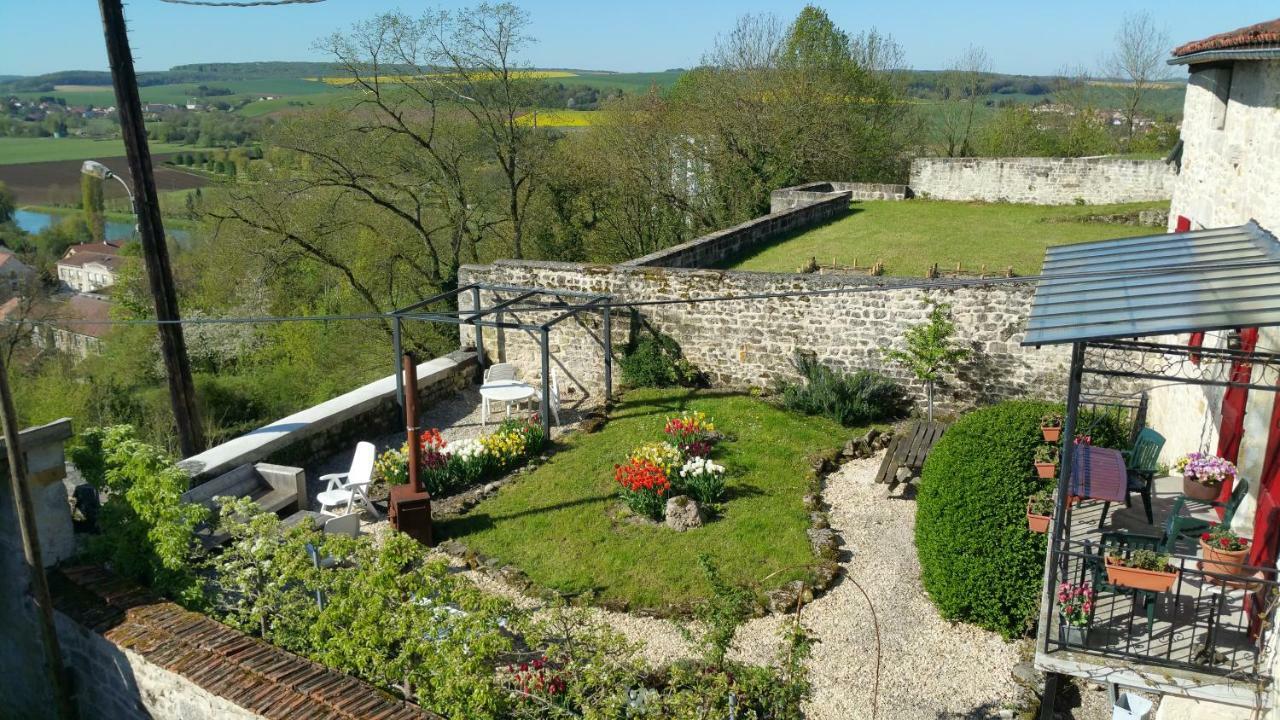 B&B Chez Fouchs - Chambre D'Hotes Dun-sur-Meuse Экстерьер фото